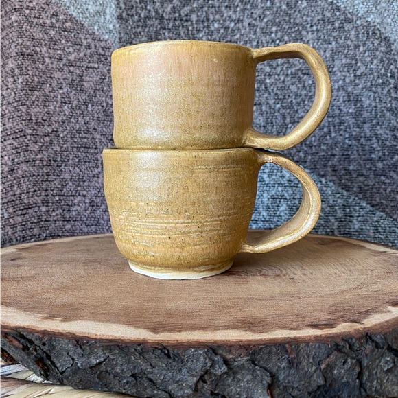 2 x Handmade Pottery Mugs - Picture 11 of 11
